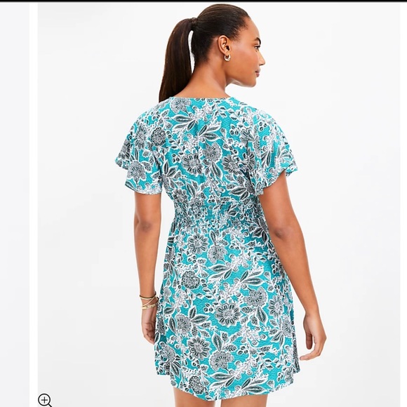 LOFT- Floral Flutter V-Neck Pocket Dress - Picture 6 of 6